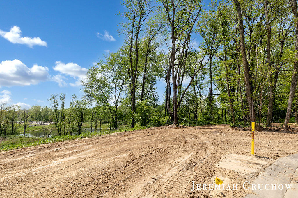 746 W Sedona Hills Court NE Grand Rapids MI 49525