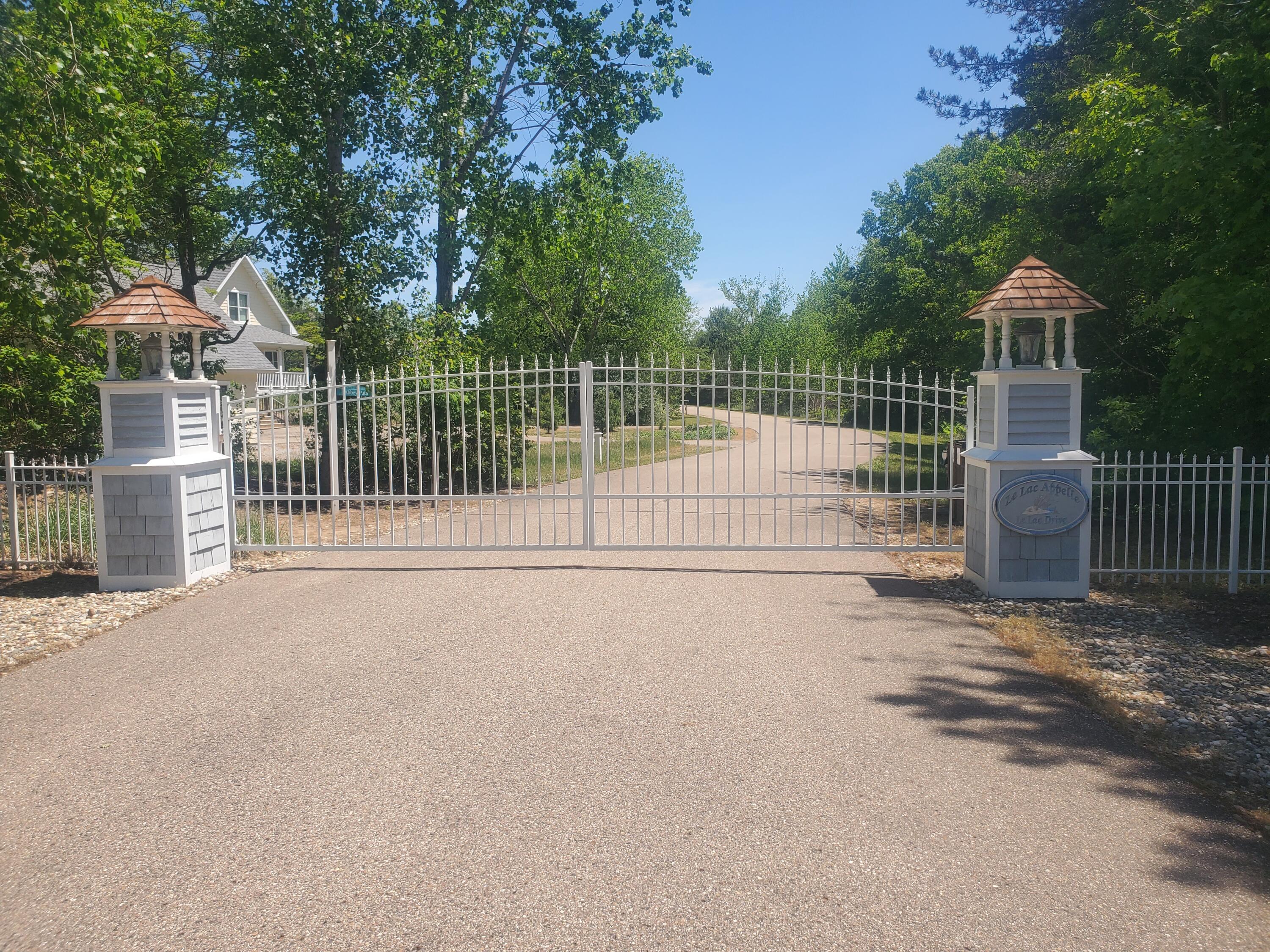 77524 Le Lac Drive Covert MI 49043
