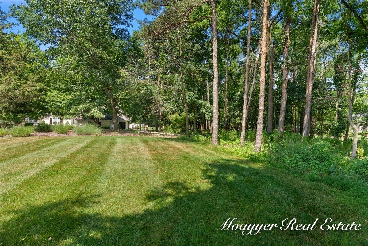 2549 Ashwood Court SE Ada MI 49301