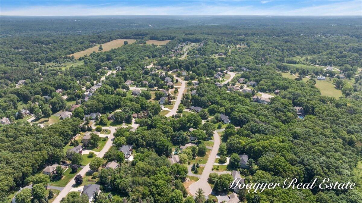 2549 Ashwood Court SE Ada MI 49301