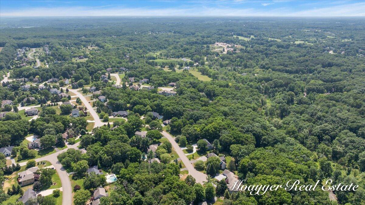 2549 Ashwood Court SE Ada MI 49301