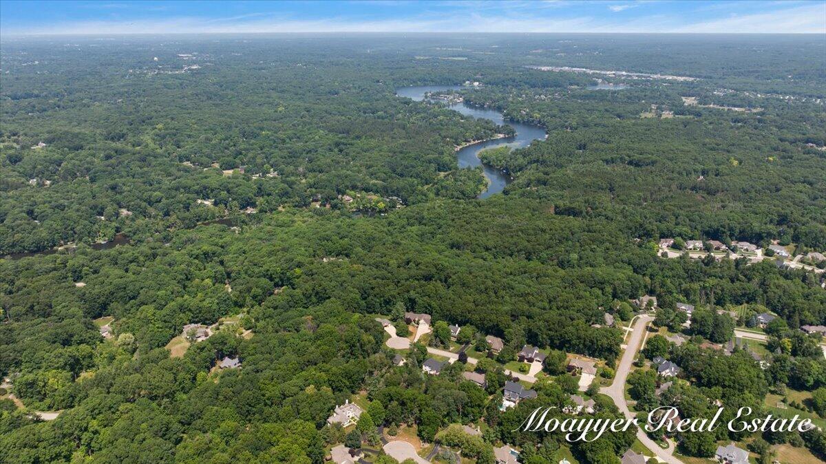 2549 Ashwood Court SE Ada MI 49301