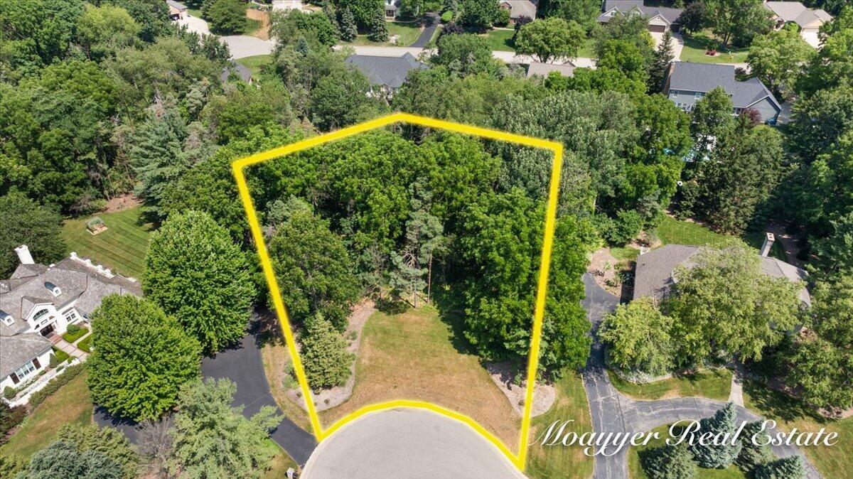 2549 Ashwood Court SE Ada MI 49301