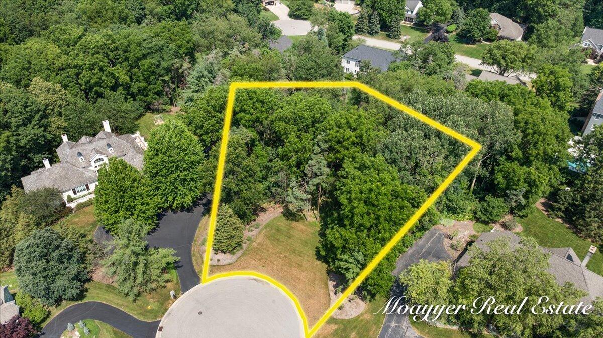2549 Ashwood Court SE Ada MI 49301