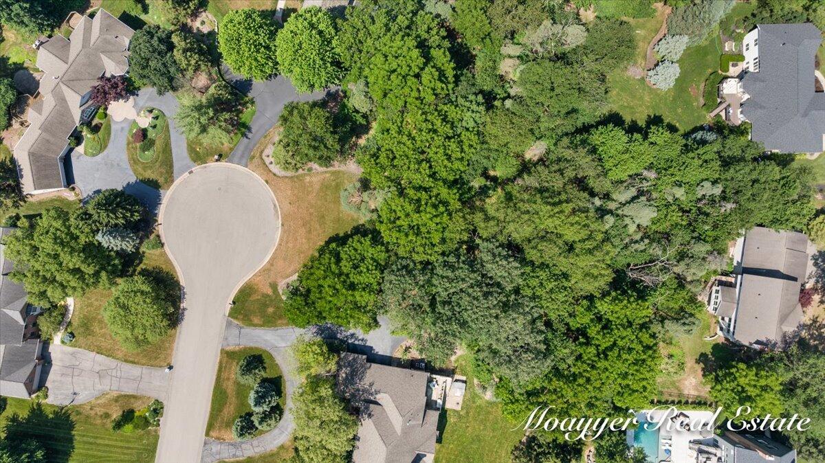 2549 Ashwood Court SE Ada MI 49301