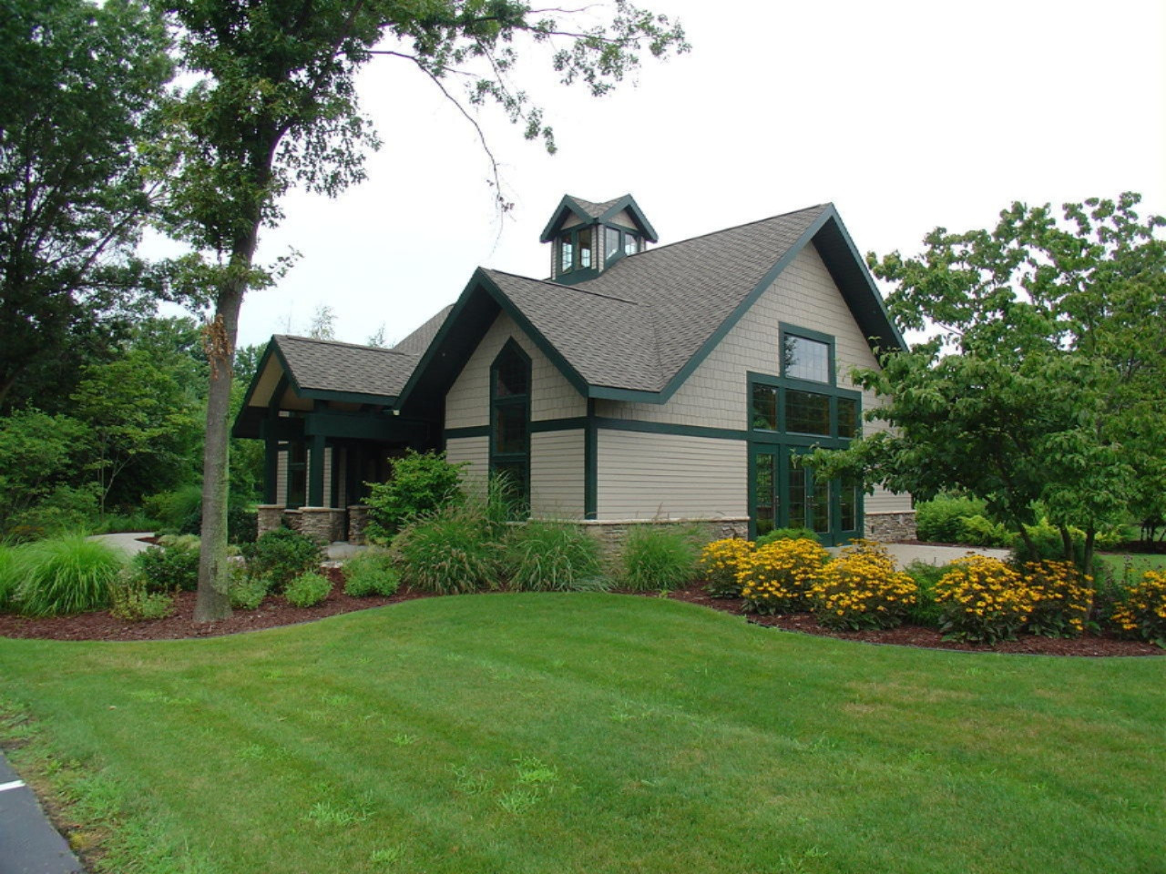 2516 Heritage Way Stevensville MI 49127