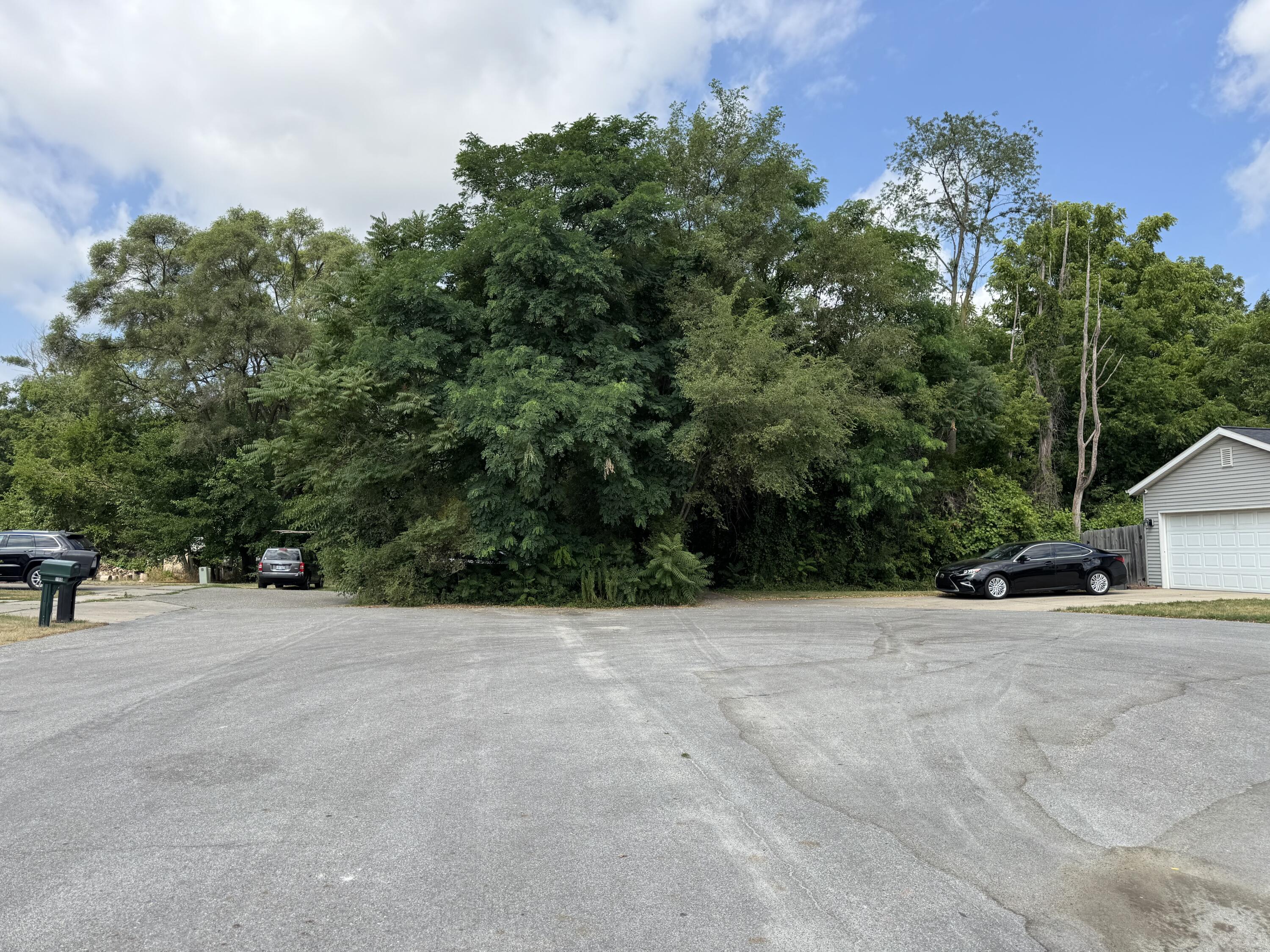 5708 Division S Grand Rapids MI 49548
