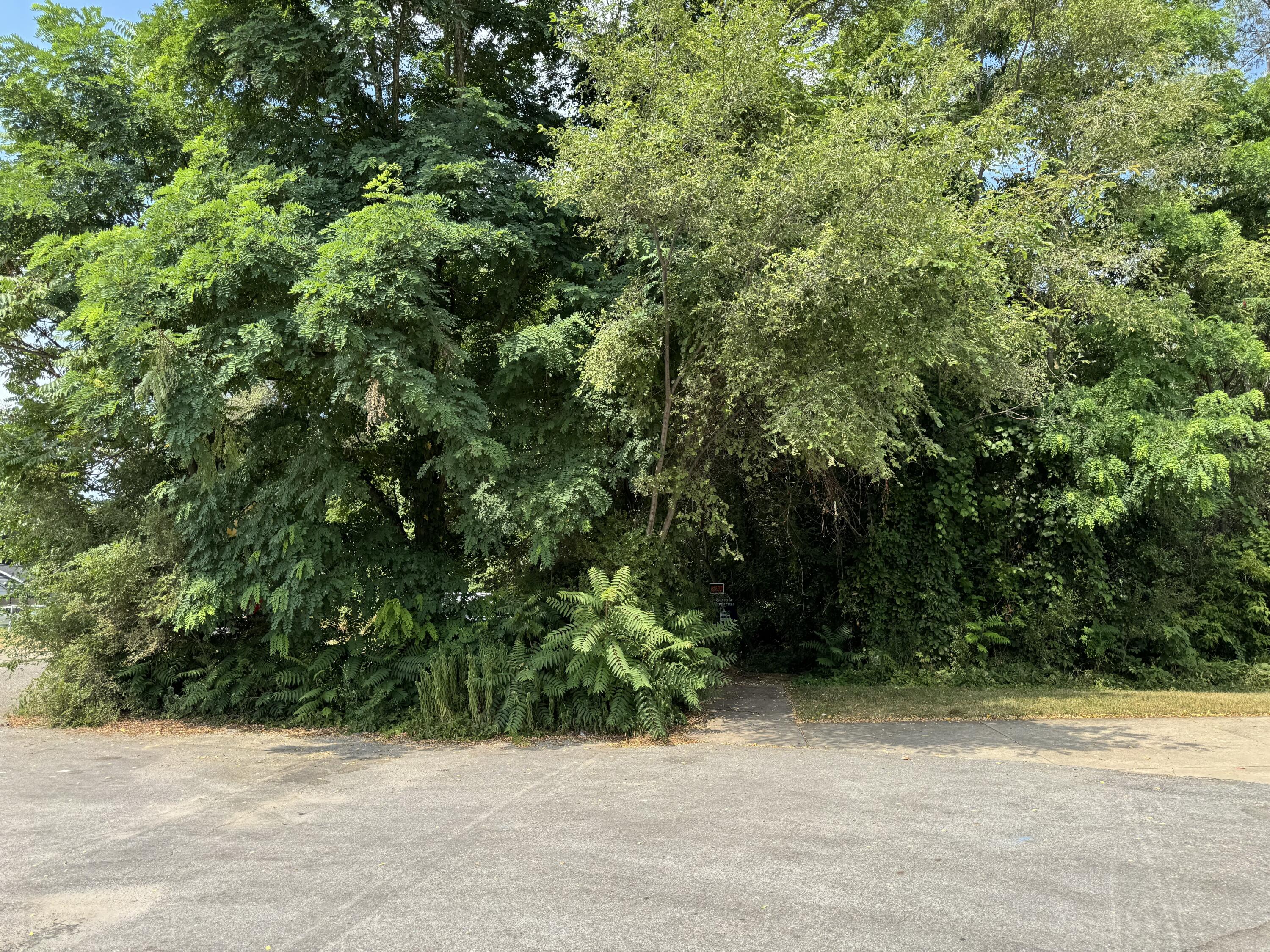 5708 Division S Grand Rapids MI 49548