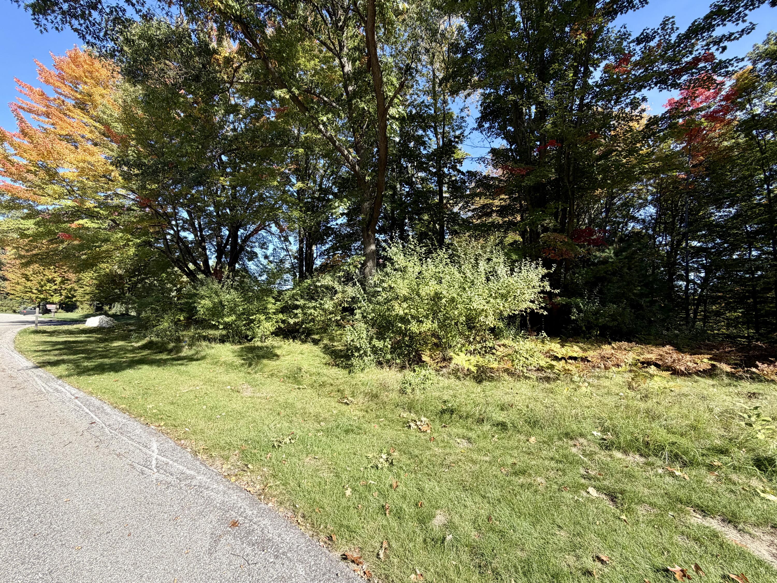 5312 W Riverside Lane Ludington MI 49431