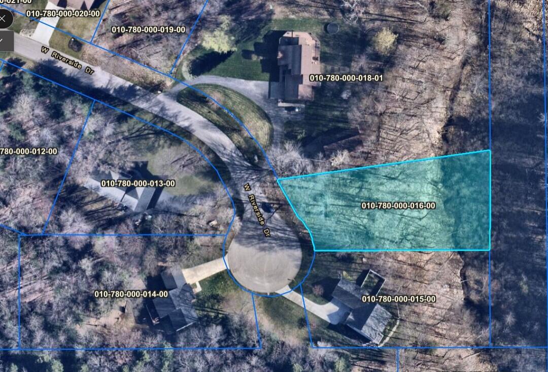 5312 W Riverside Lane Ludington MI 49431