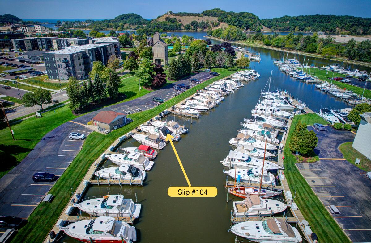 104 Wharfside Grand Haven MI 49417
