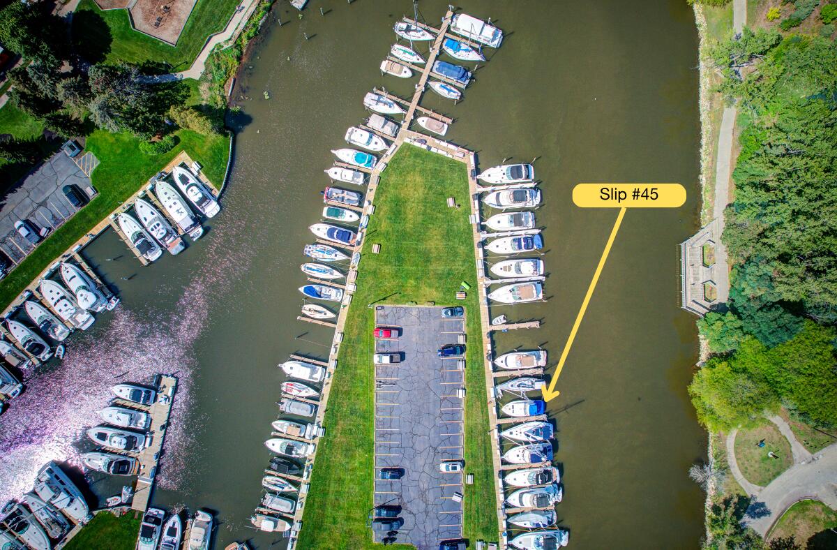 45 Wharfside Grand Haven MI 49417