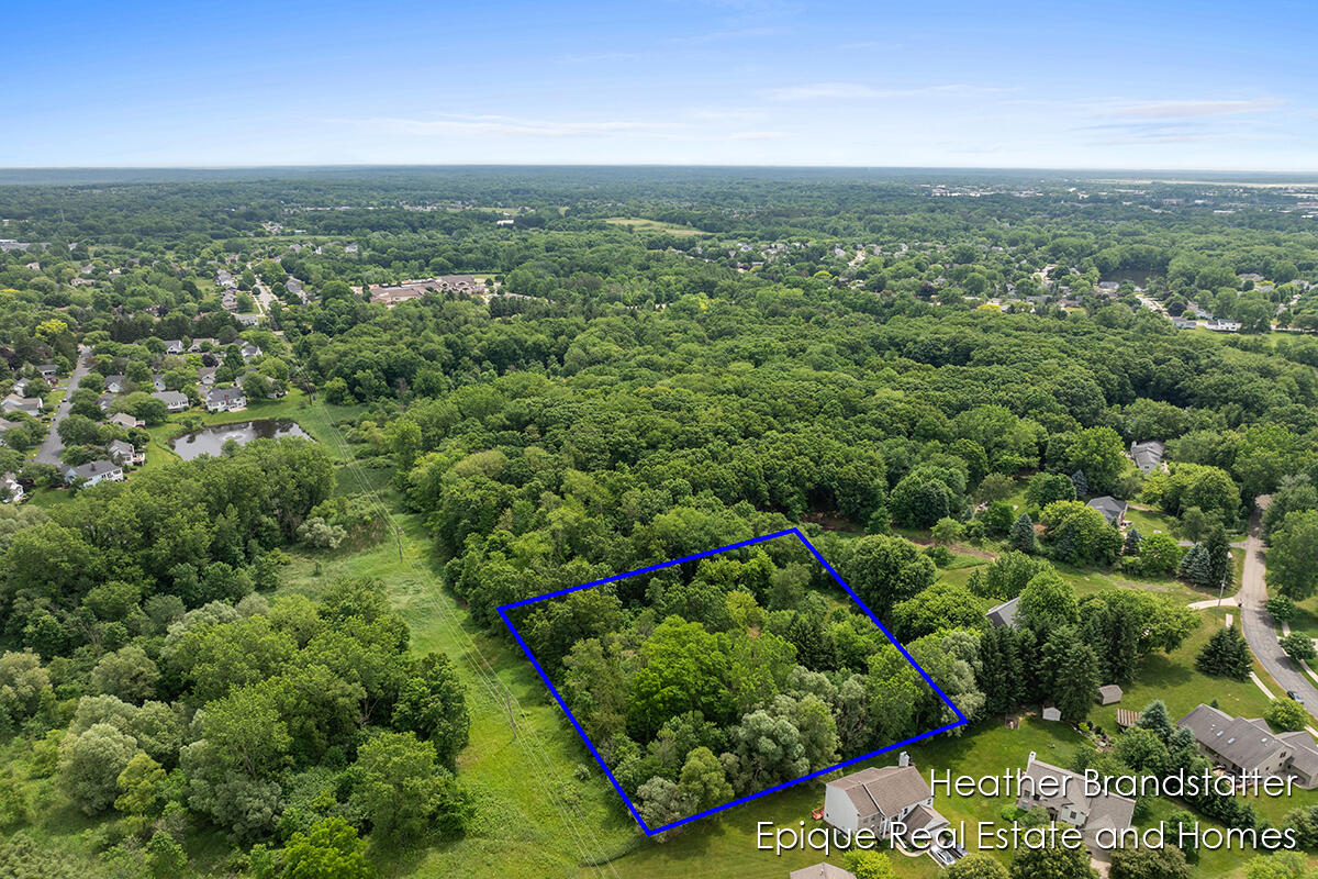 4323 Woodside Oaks Drive SE Grand Rapids MI 49546