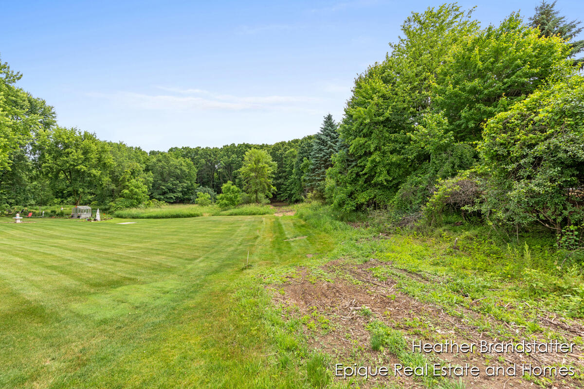 4323 Woodside Oaks Drive SE Grand Rapids MI 49546