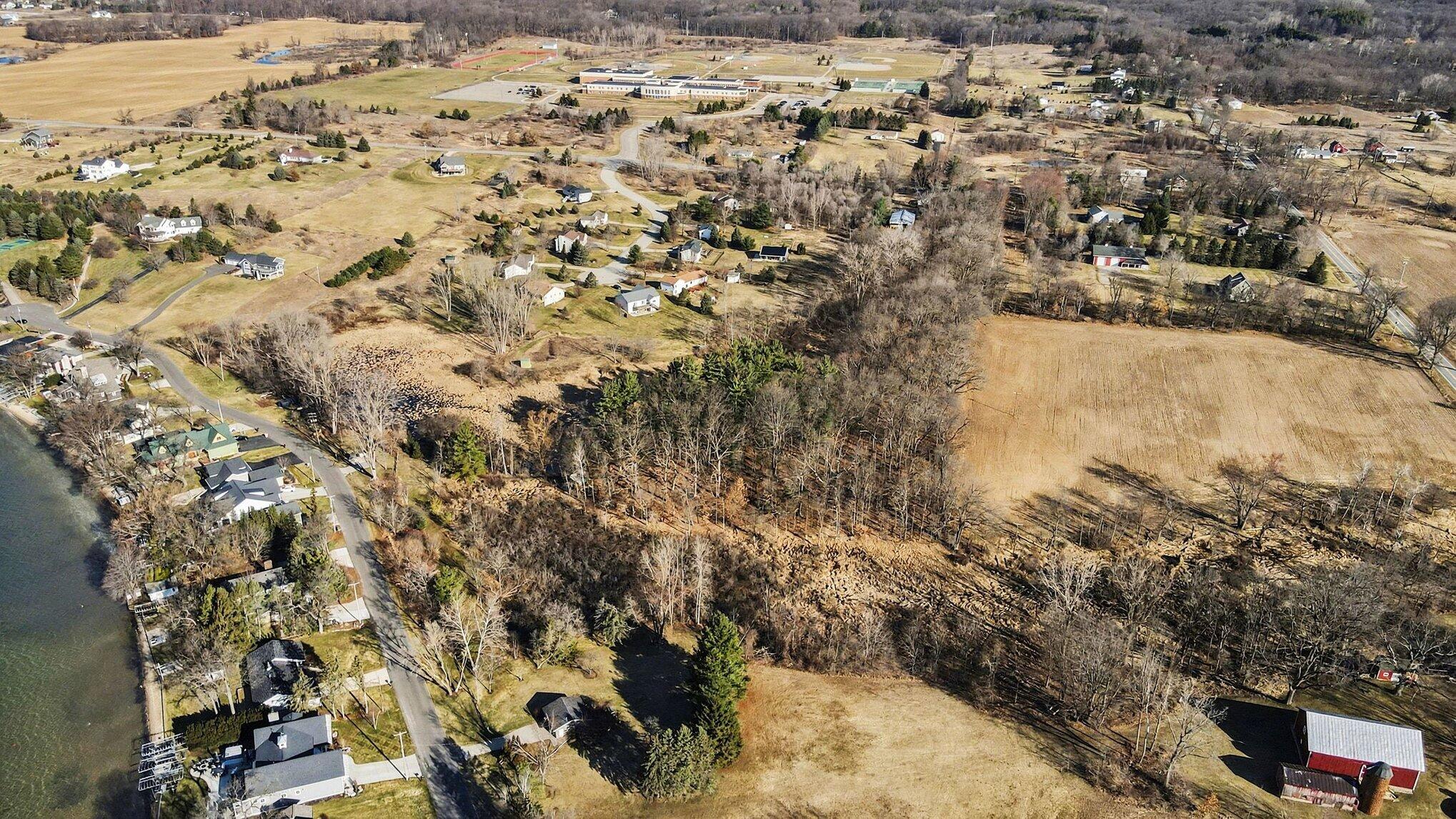 8696 9 Mile Road NE Rockford MI 49341