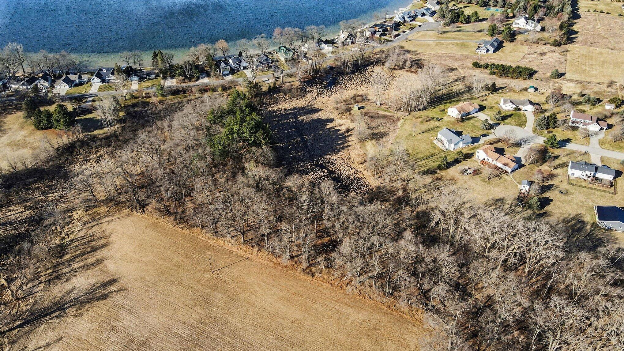 8696 9 Mile Road NE Rockford MI 49341