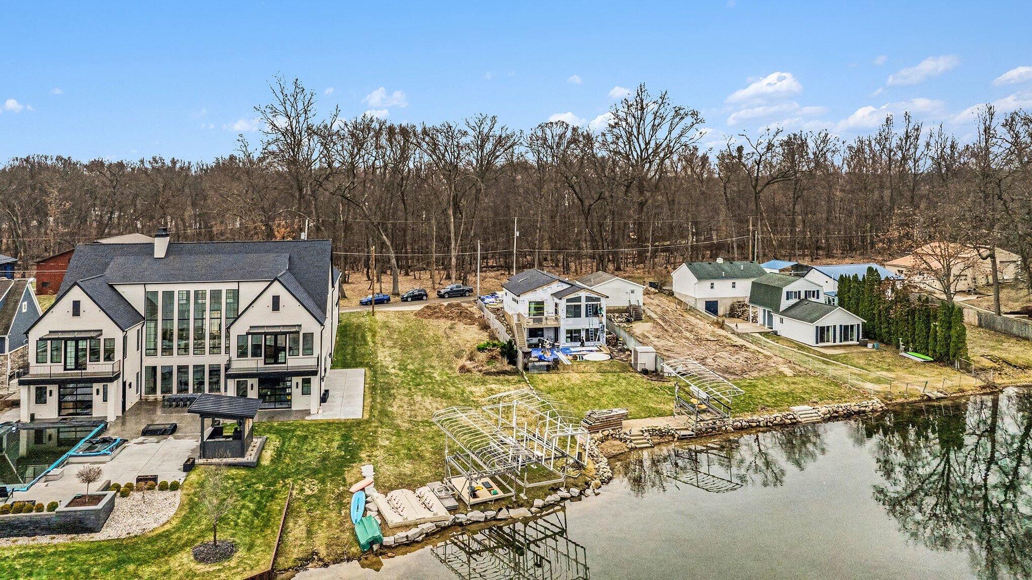 1605 S Crooked Lake Drive Kalamazoo MI 49009