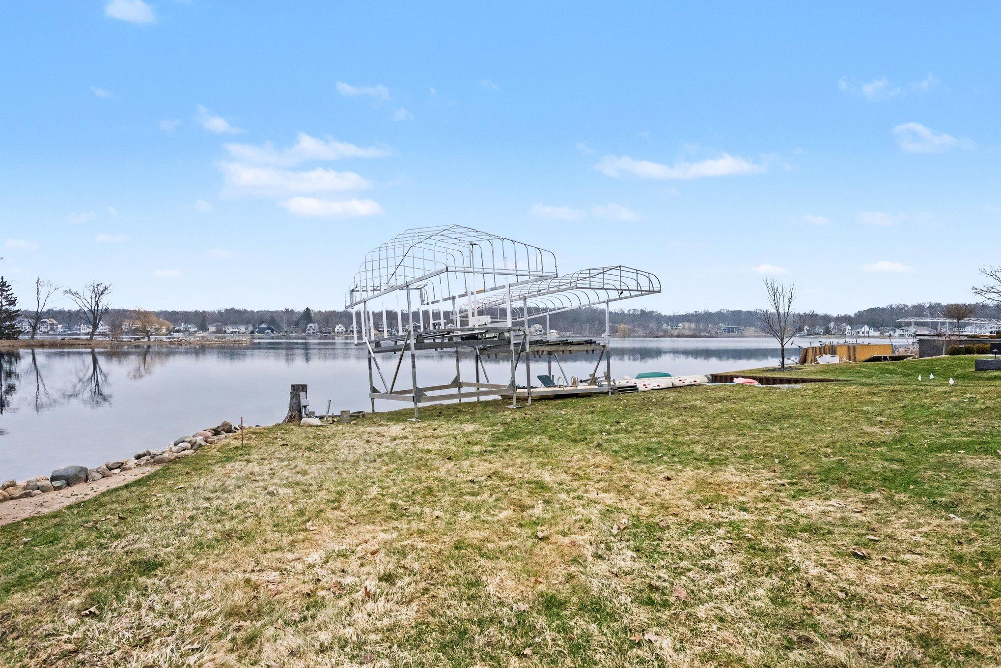 1605 S Crooked Lake Drive Kalamazoo MI 49009