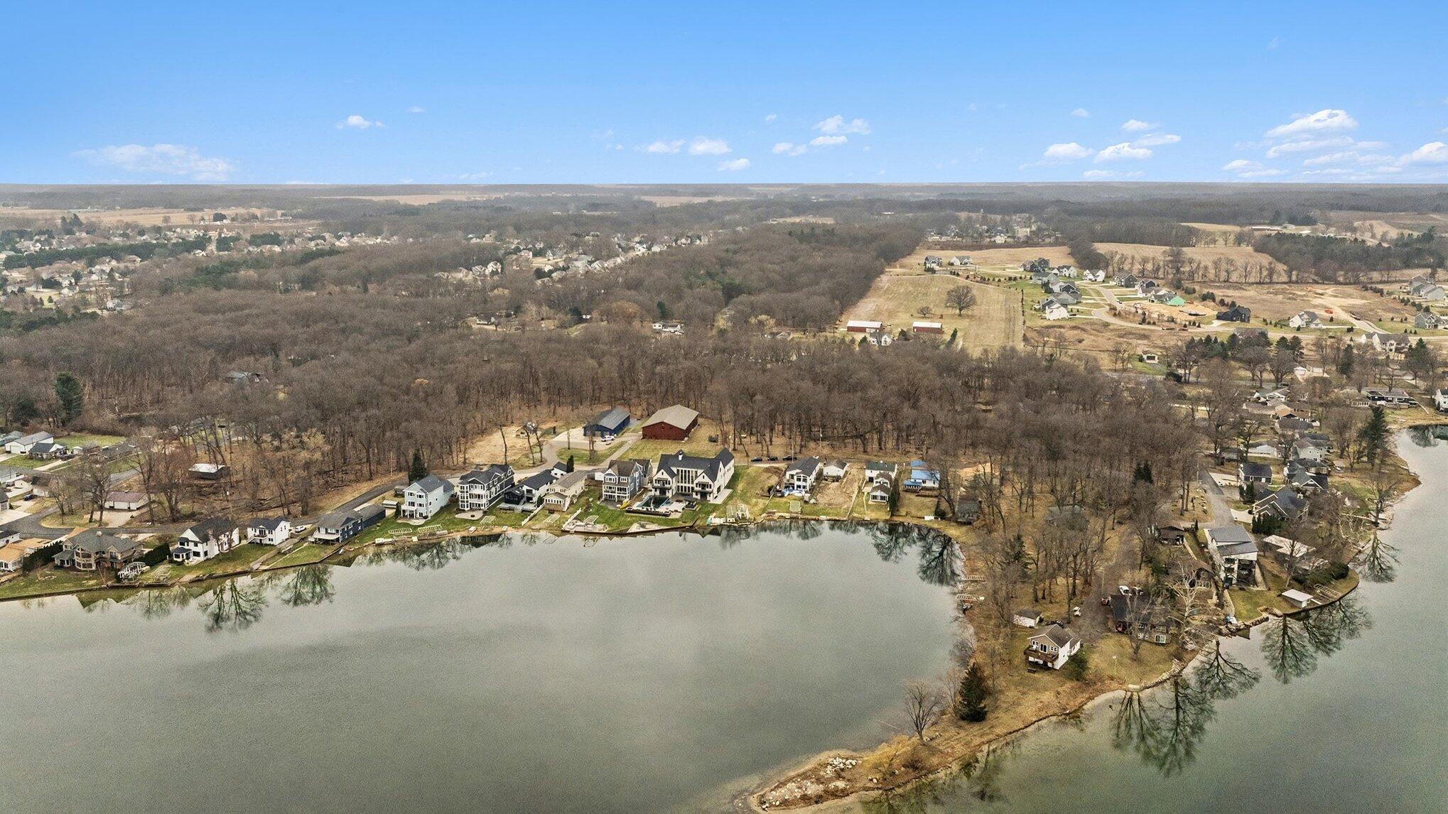 1605 S Crooked Lake Drive Kalamazoo MI 49009