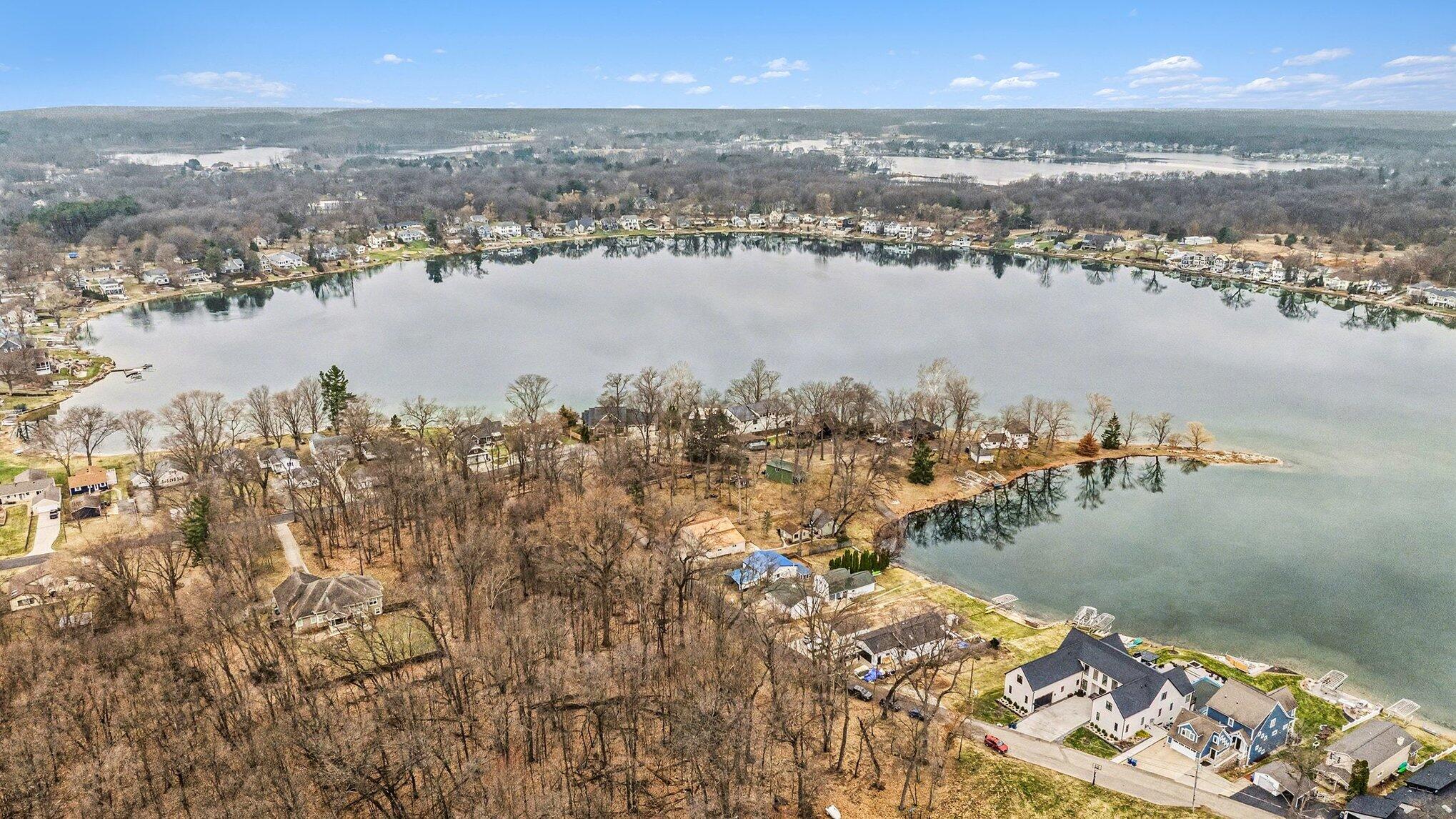 1605 S Crooked Lake Drive Kalamazoo MI 49009