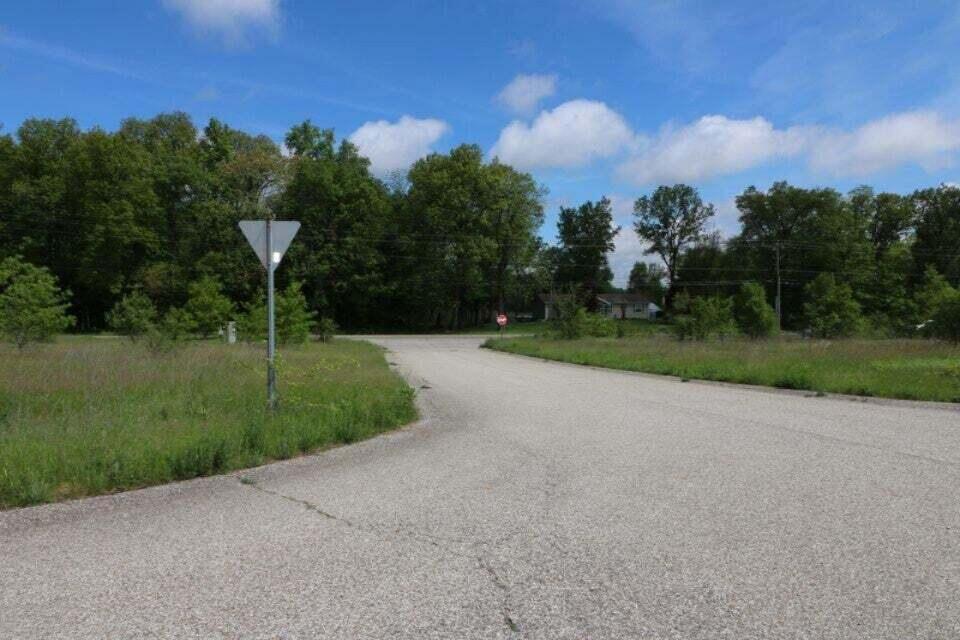 28 Tiffany Drive Edwardsburg MI 49112