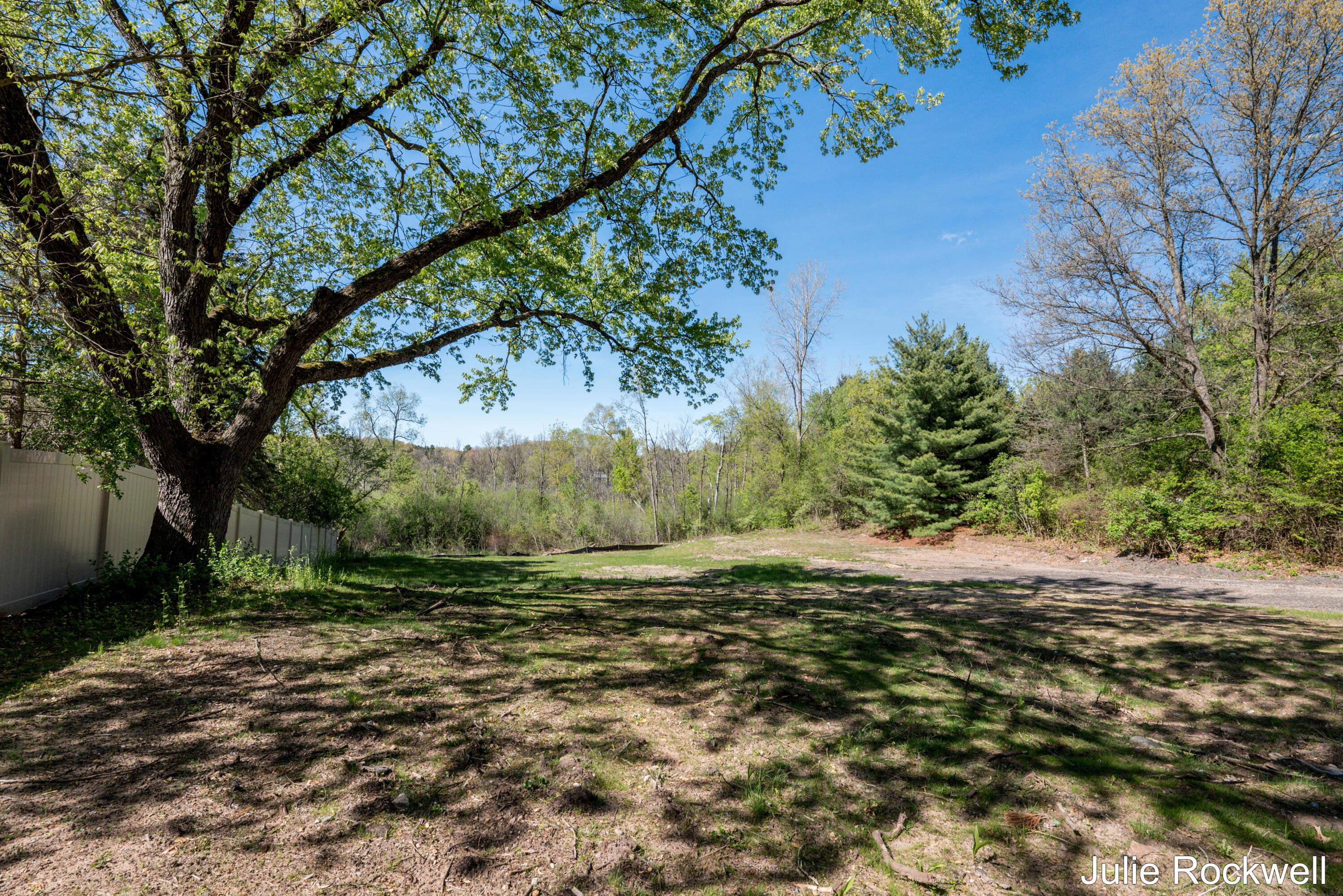 4477 Knapp Court NE Grand Rapids MI 49525