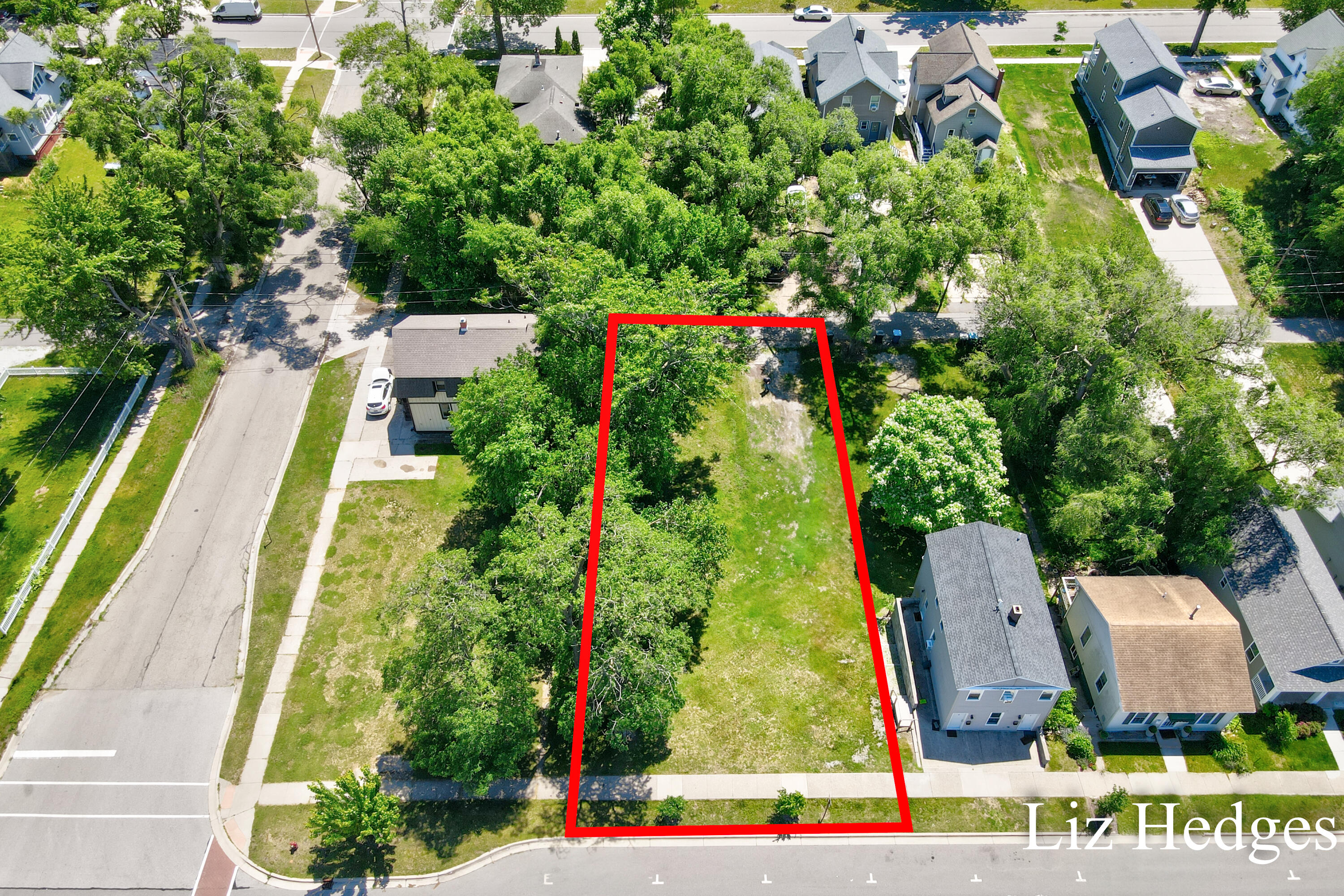 471 W Muskegon Avenue Muskegon MI 49440