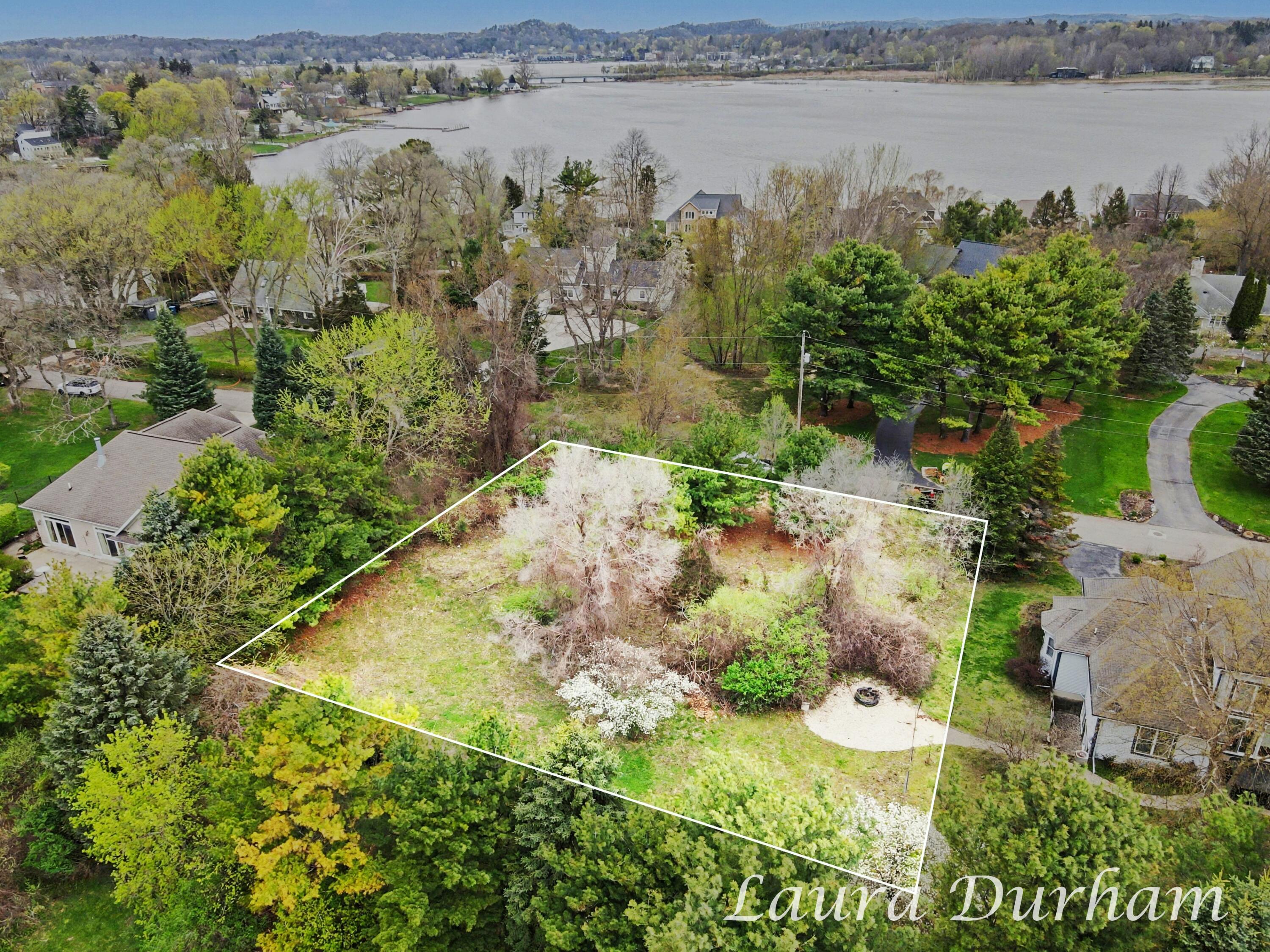 289 Crest Douglas MI 49406