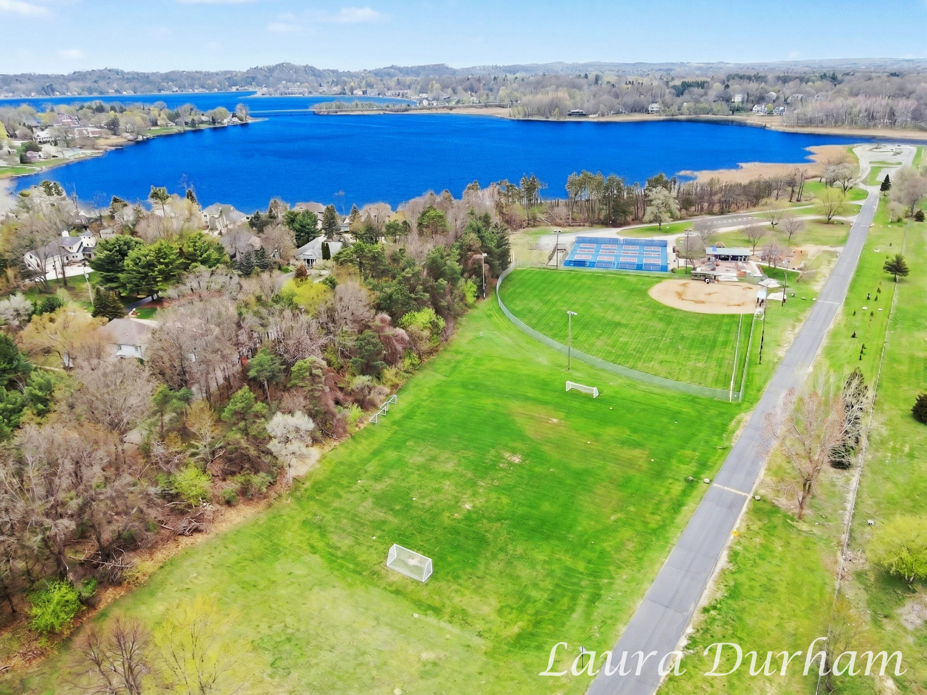 289 Crest Douglas MI 49406