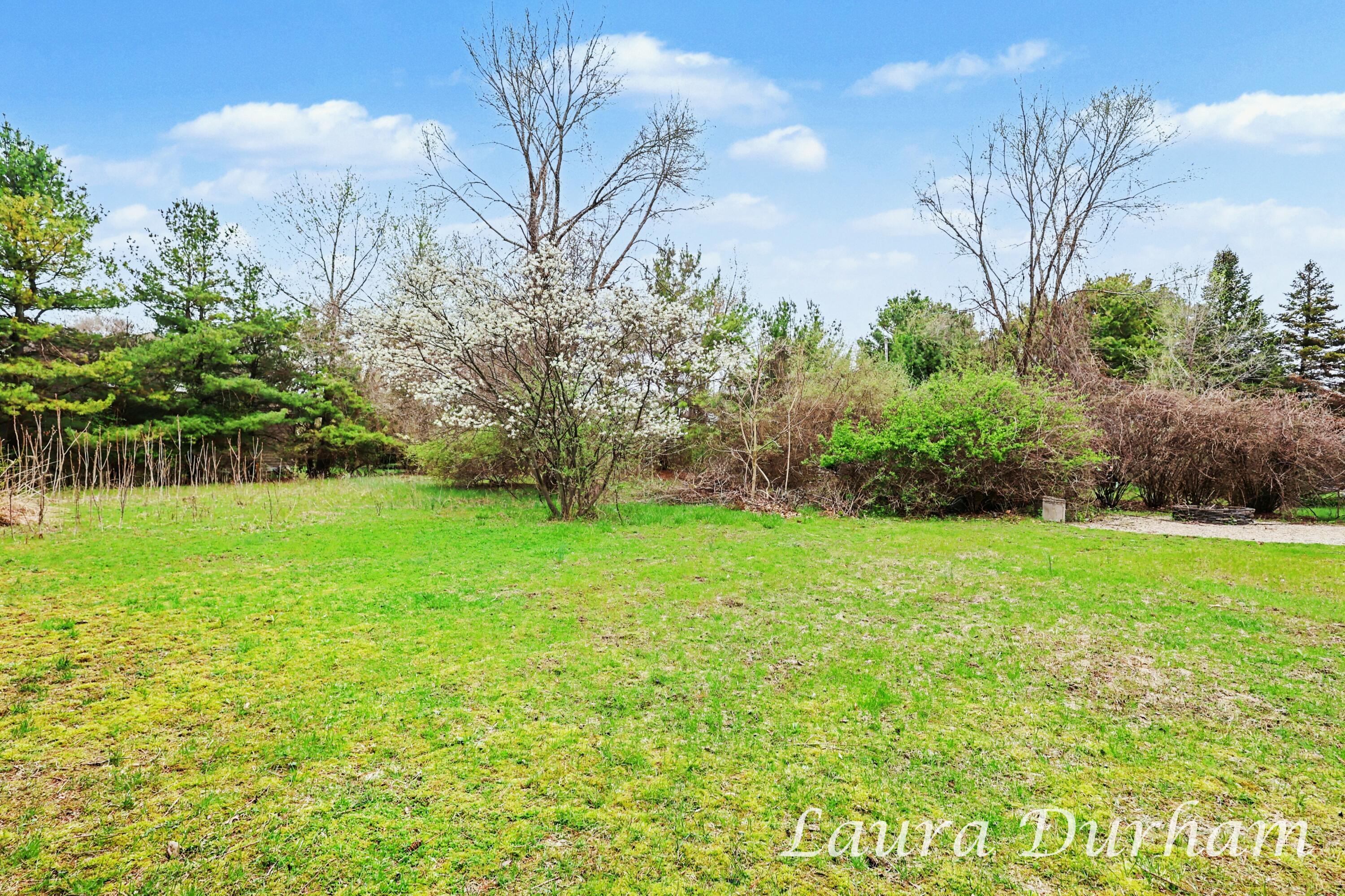 289 Crest Douglas MI 49406