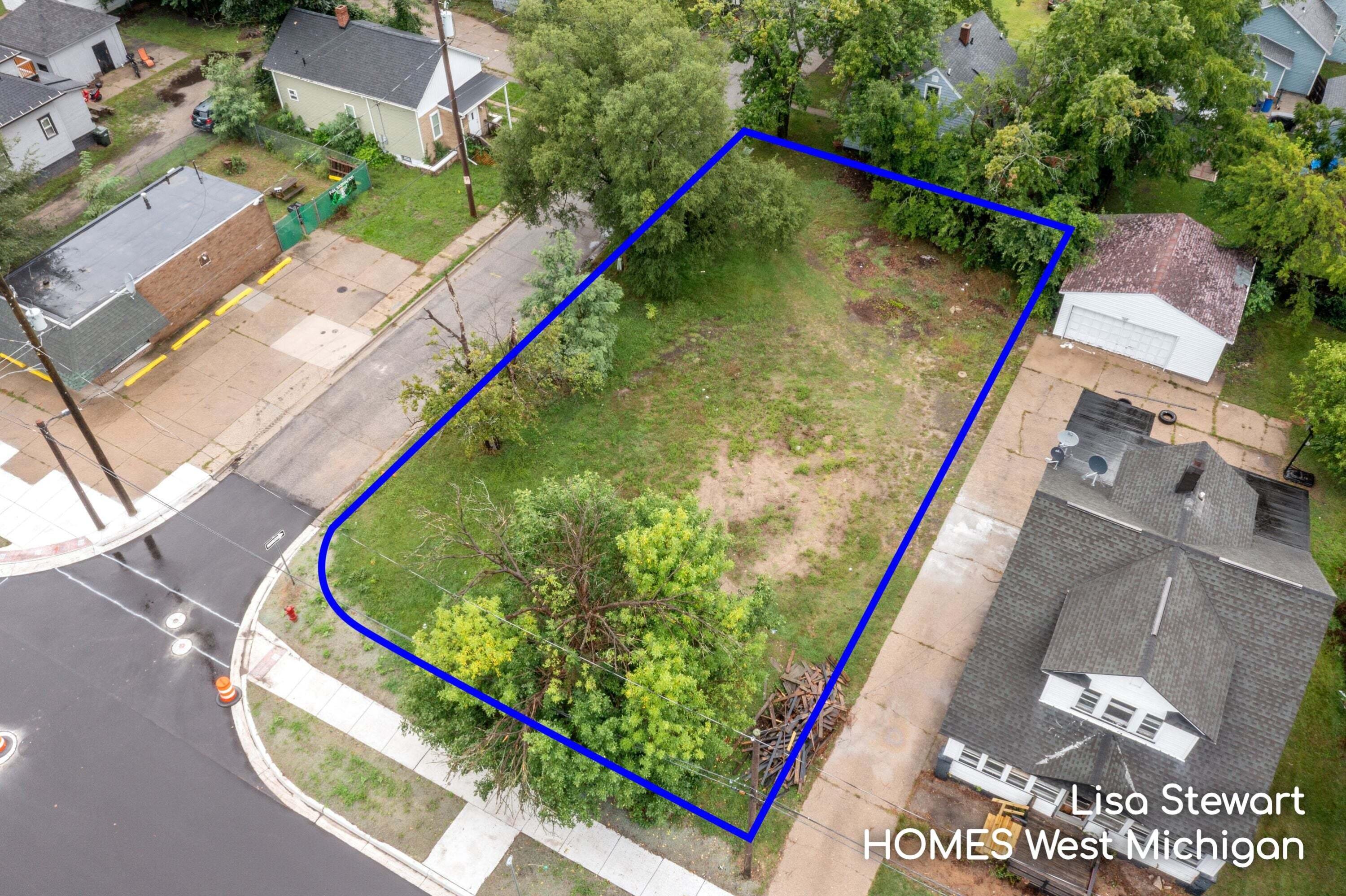 558 E Apple Avenue Muskegon MI 49442