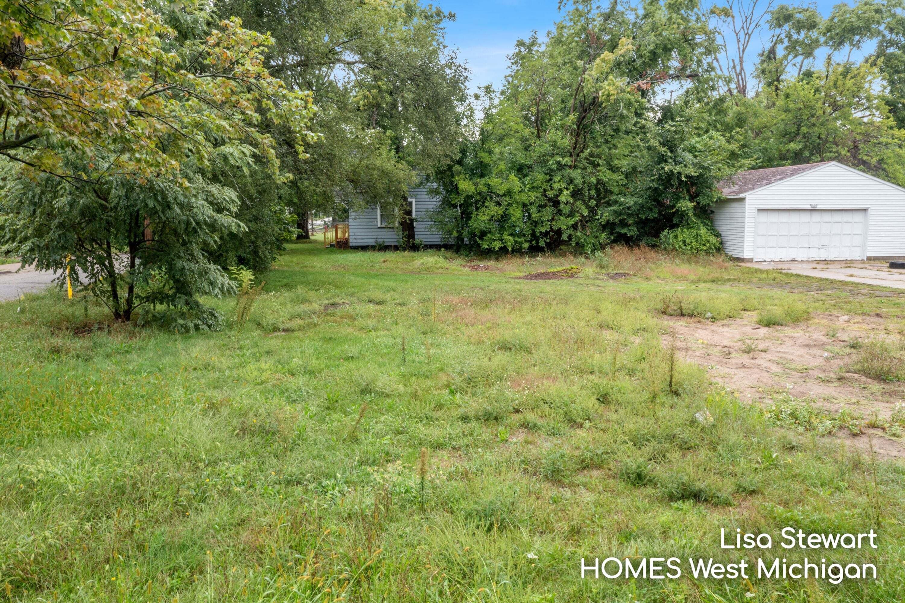 558 E Apple Avenue Muskegon MI 49442