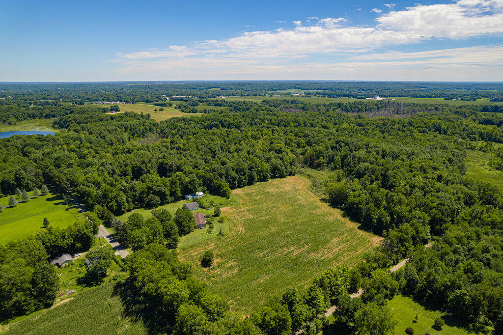 1936 E Clear Lake Road Buchanan MI 49107