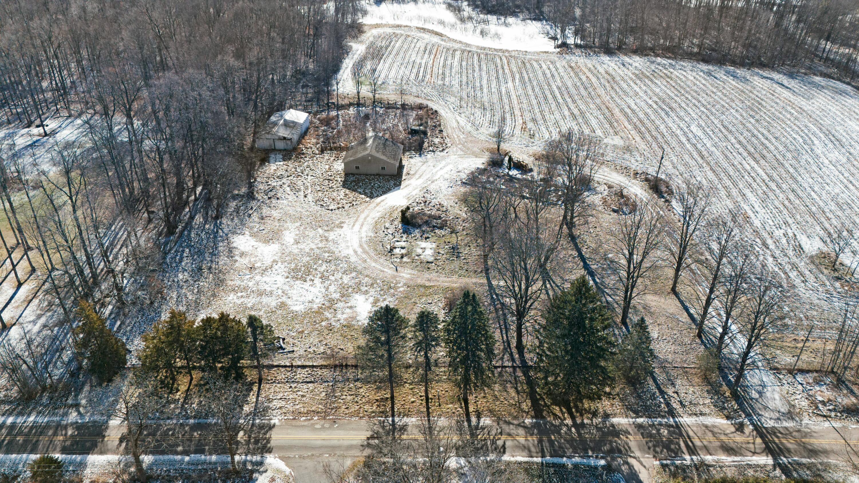 1936 E Clear Lake Road Buchanan MI 49107