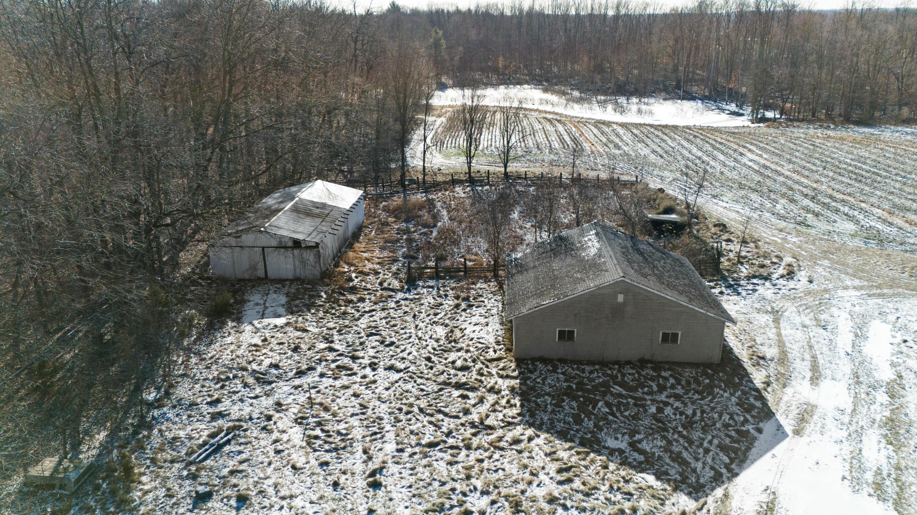 1936 E Clear Lake Road Buchanan MI 49107