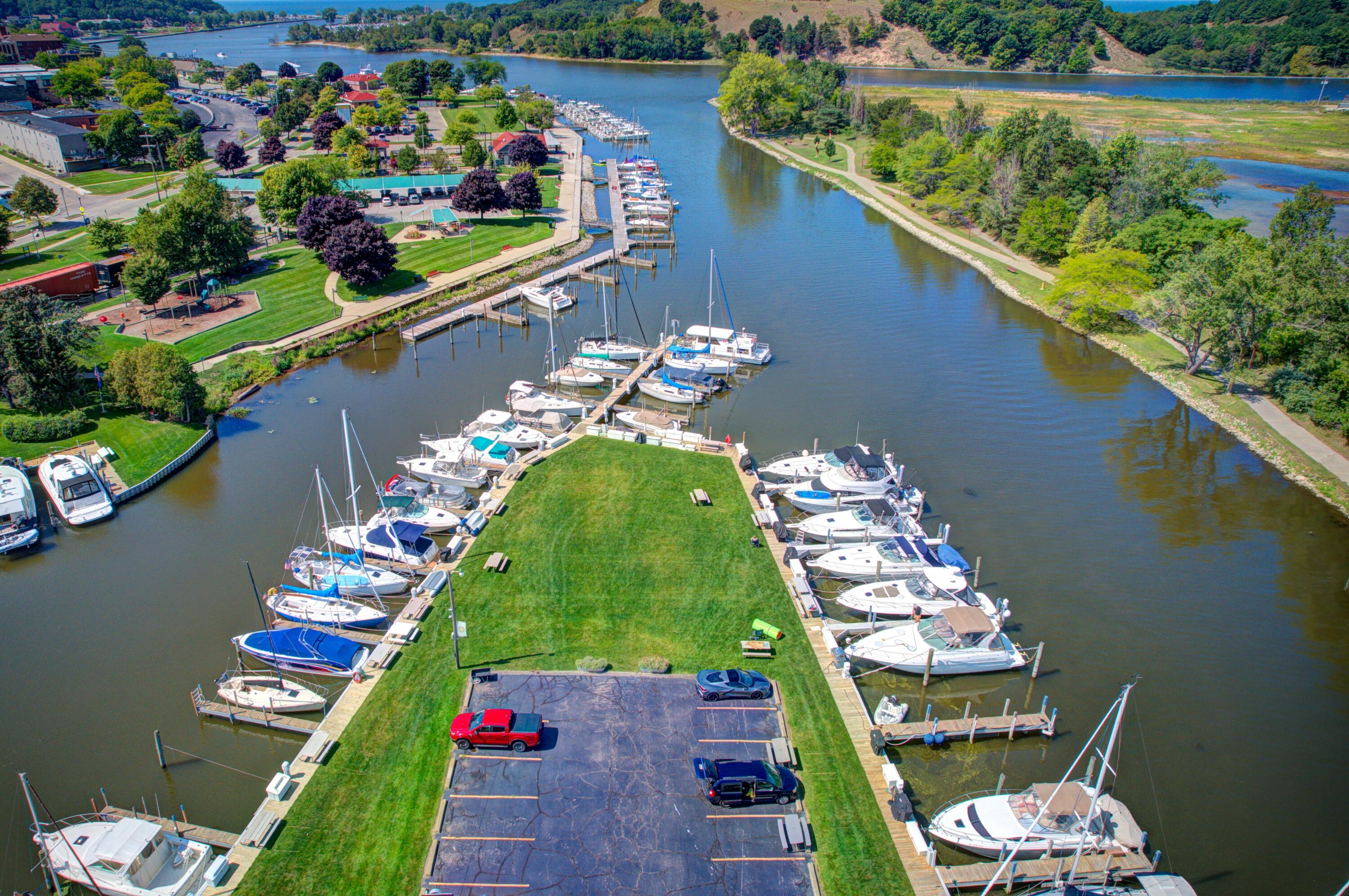 66 Wharfside Grand Haven MI 49417