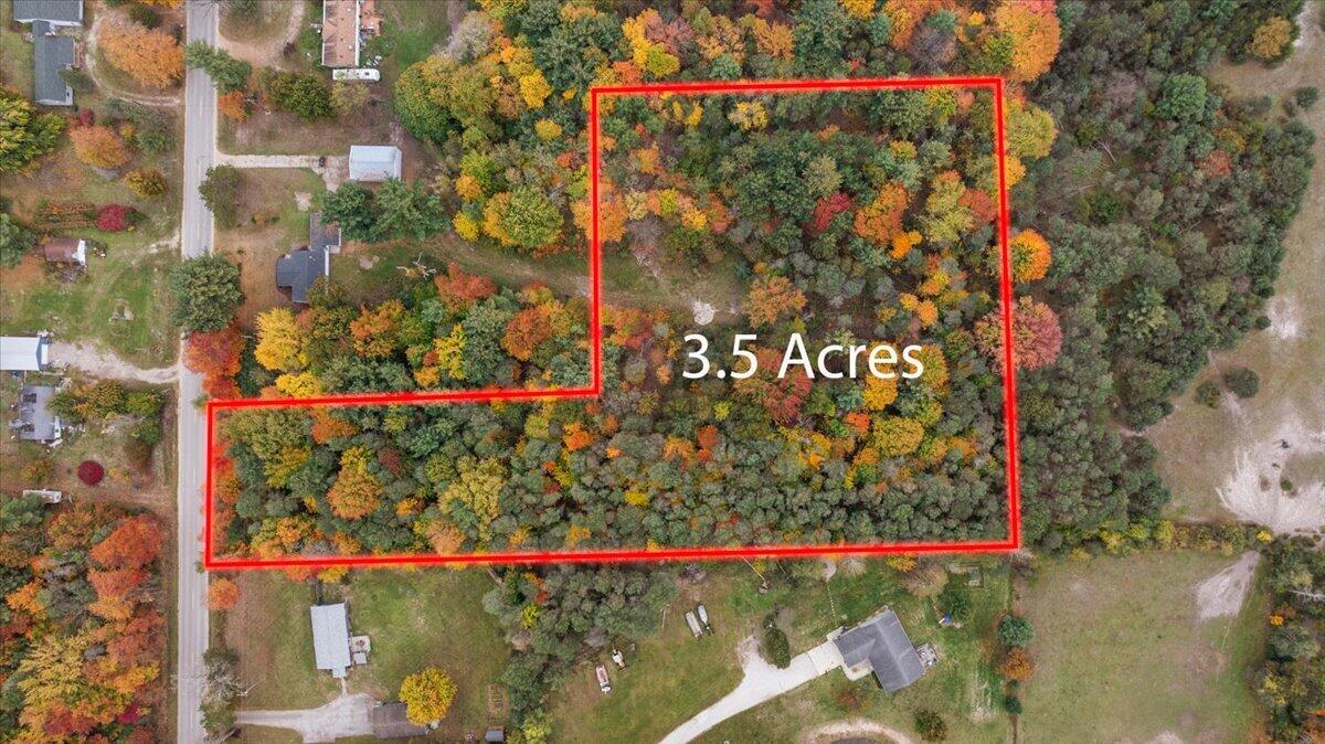 1285 W Mcmillan Road Muskegon MI 49445