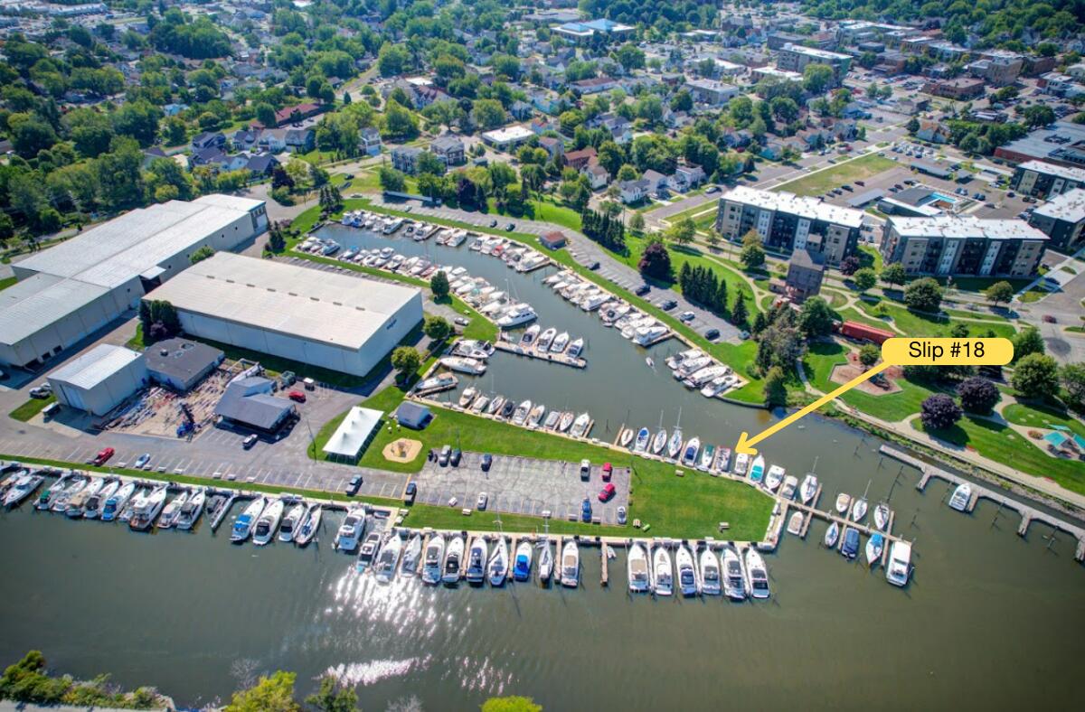 Grand Haven MI, 18 Wharfside, Unit 18