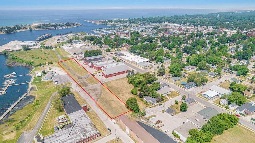 509 Lake Street Ludington MI 49431