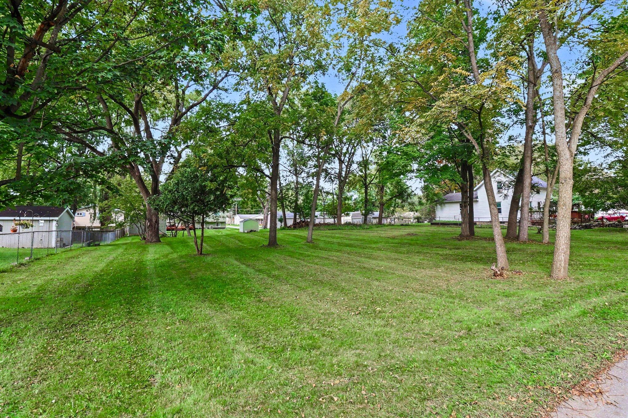 857 N Oak Street Fenton MI 48430