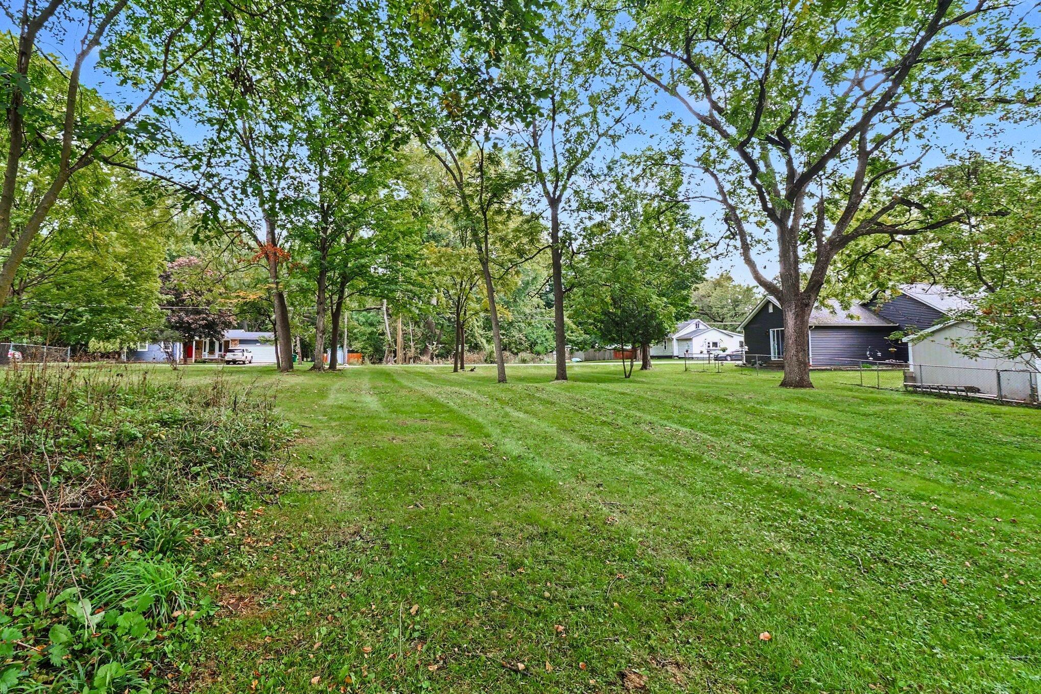 857 N Oak Street Fenton MI 48430