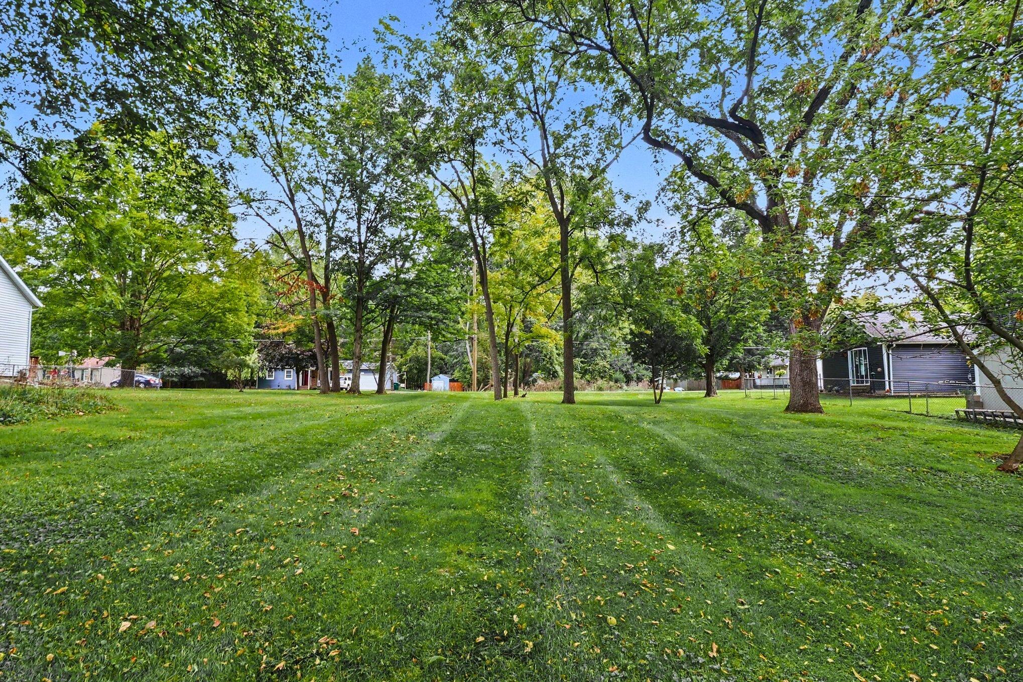 857 N Oak Street Fenton MI 48430