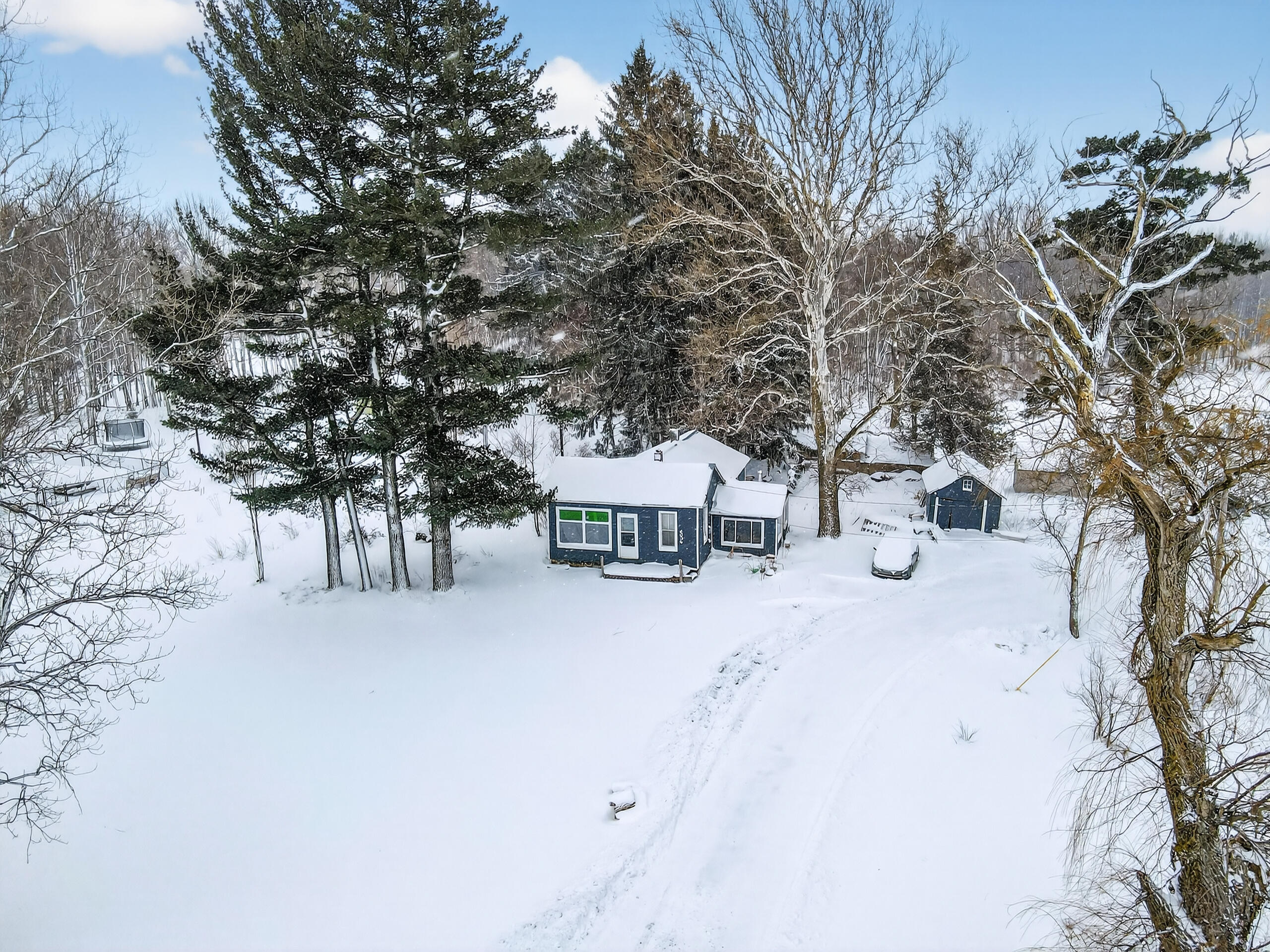 6034 136th Avenue Saugatuck MI 49453