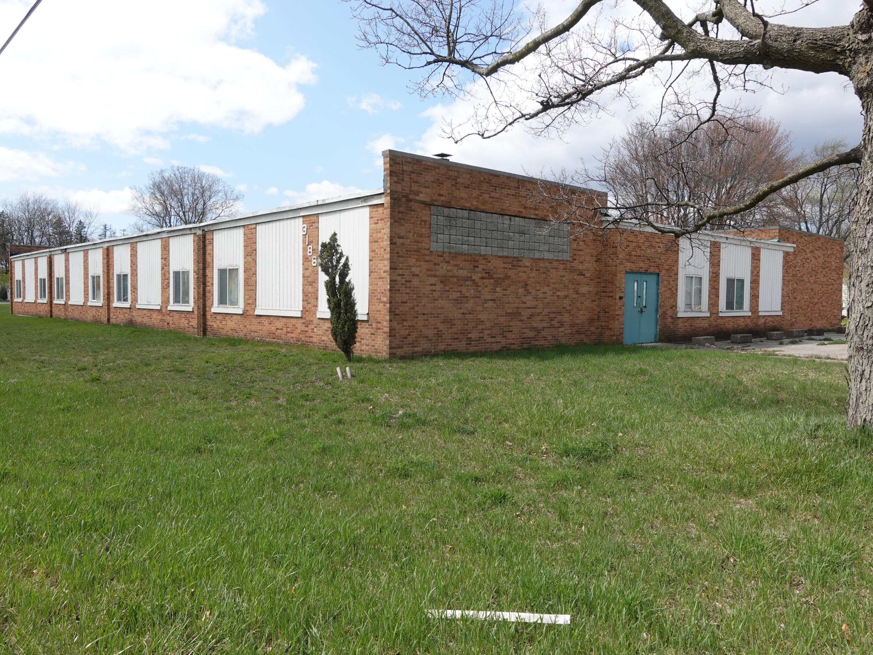 3186 E Apple Avenue Muskegon MI 49442