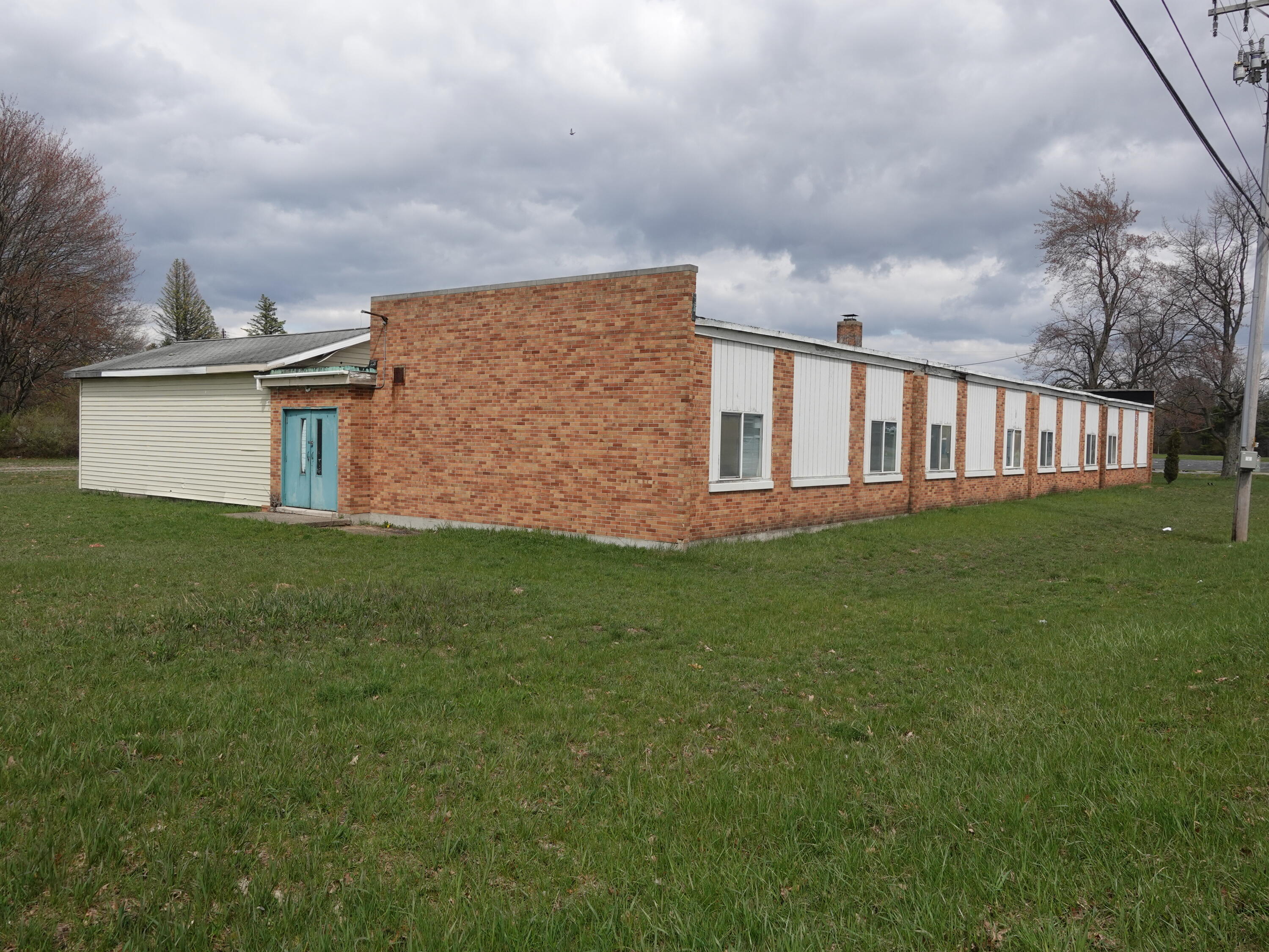 3186 E Apple Avenue Muskegon MI 49442