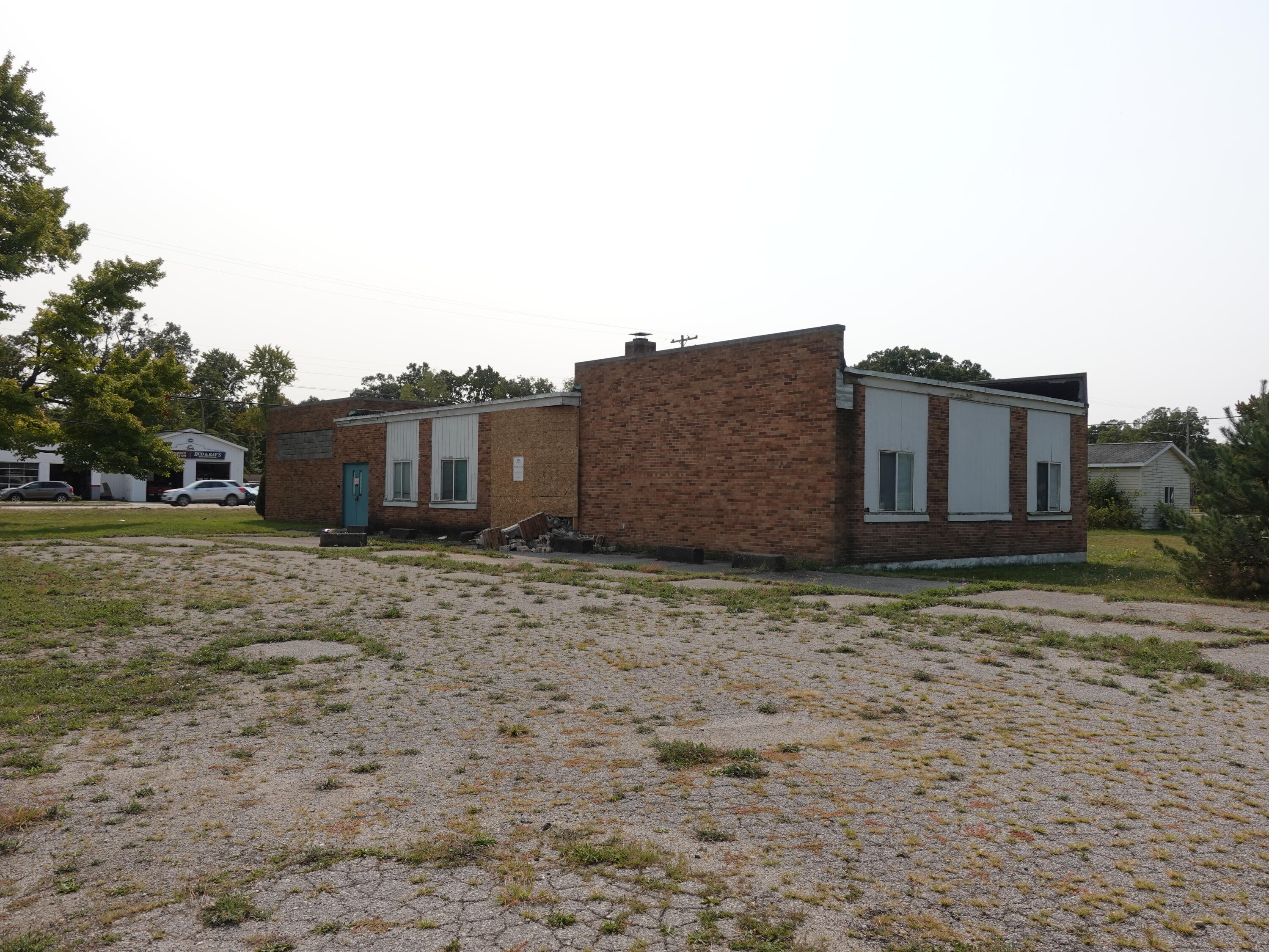 3186 E Apple Avenue Muskegon MI 49442