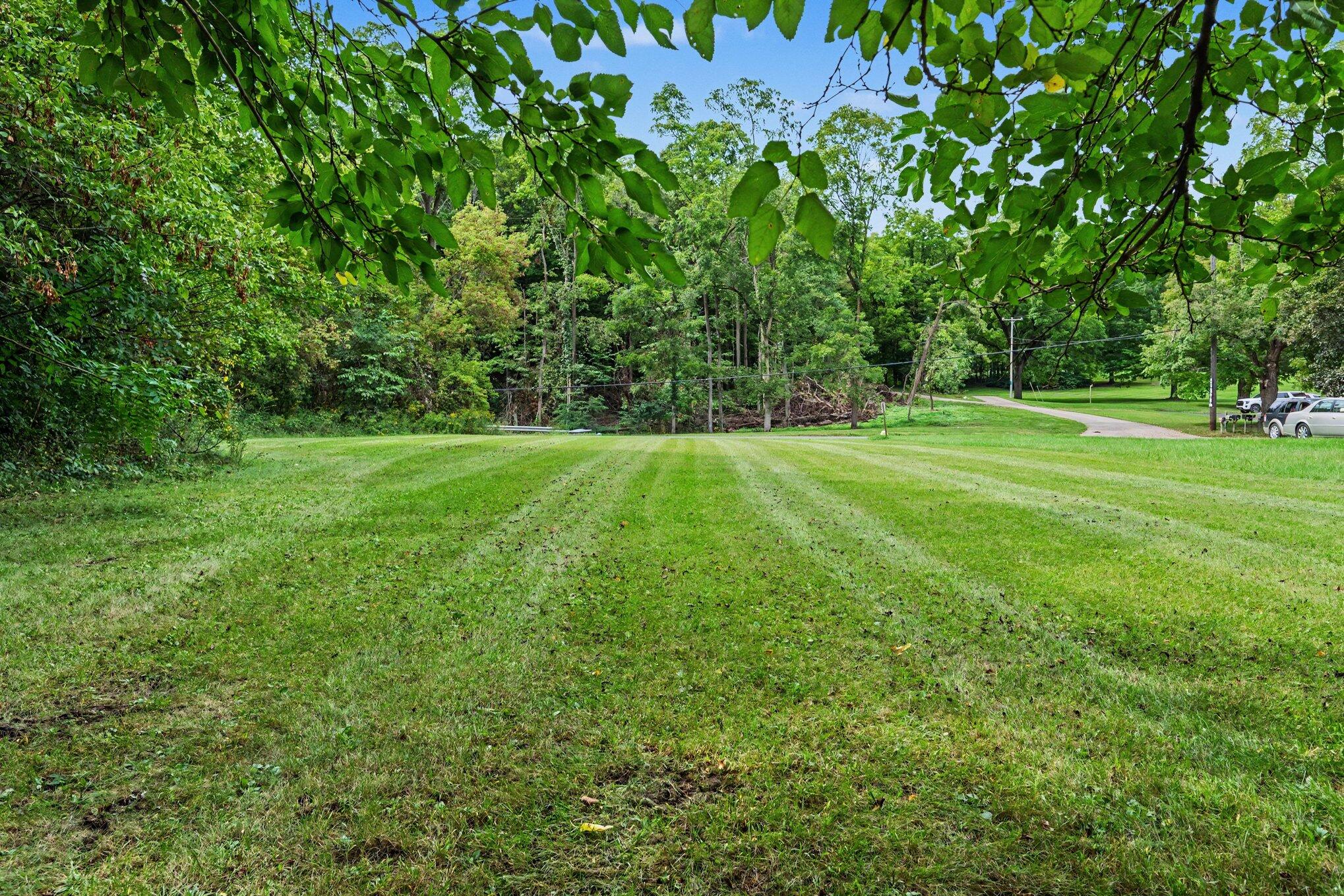 V/l Douglas Avenue Kalamazoo MI 49004