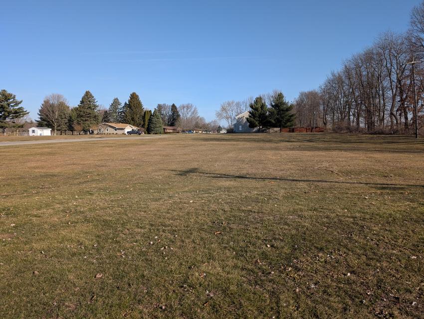 V/l Woodland Drive Dowagiac MI 49047