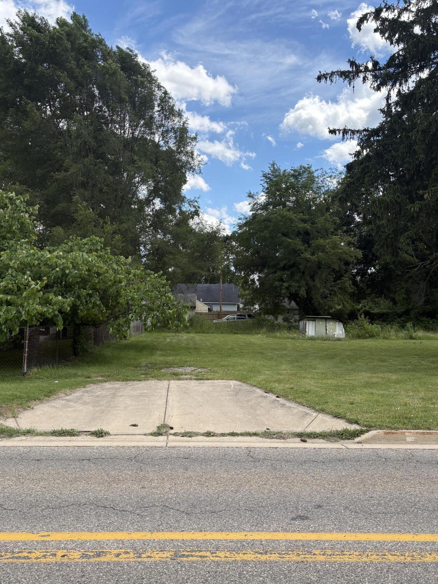284 E Center Street Coloma MI 49038