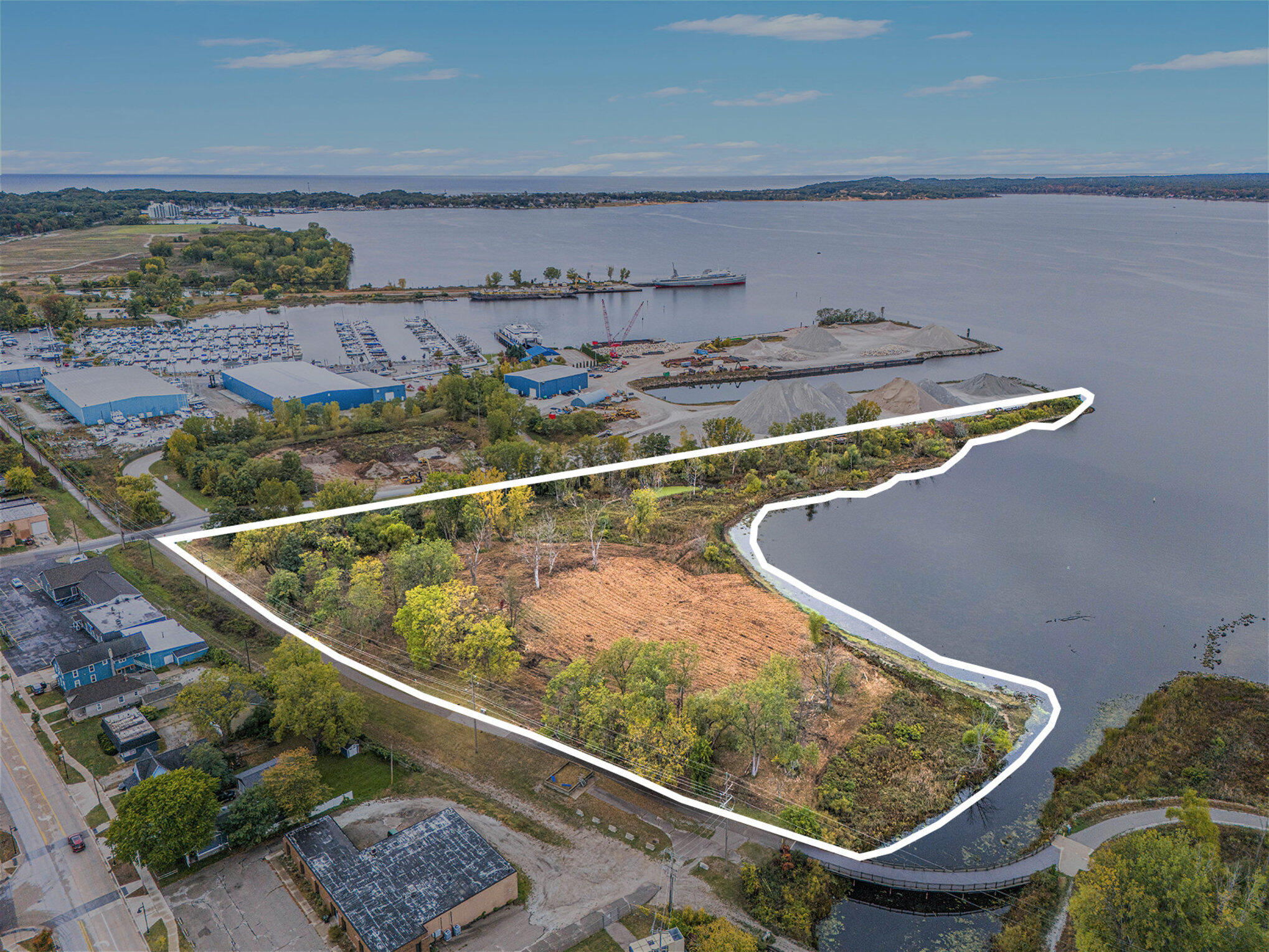 1794 Lakeshore Drive Muskegon MI 49441